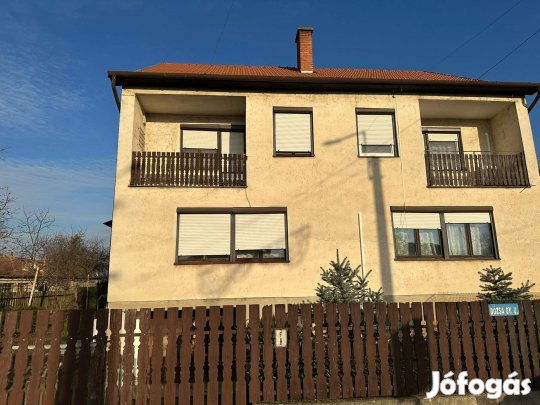 Eladó ház Polgár központjában