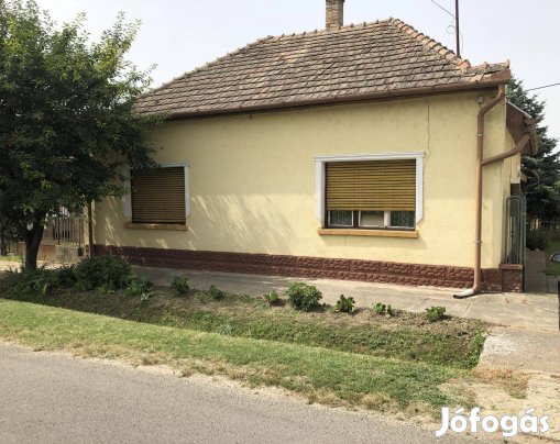 Eladó ház Simontornyán