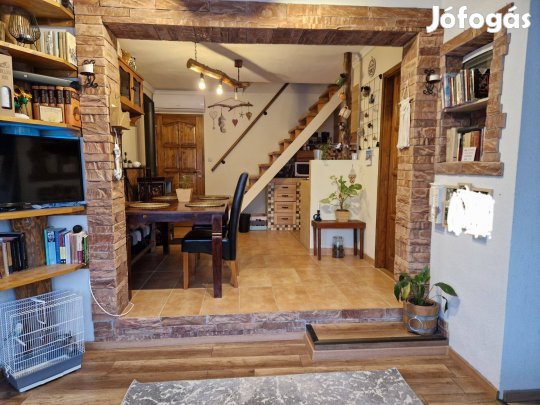 Eladó ház Velencén!