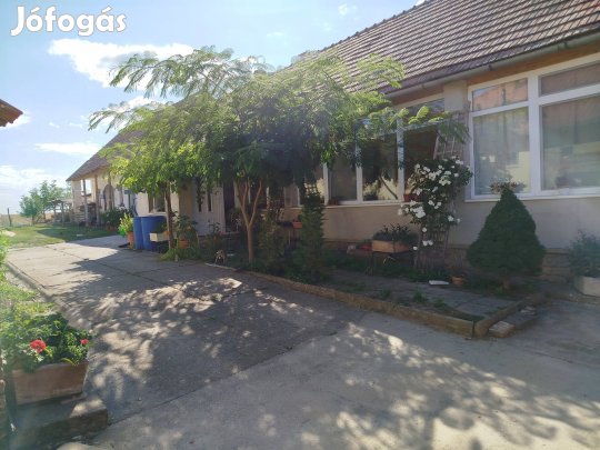 Eladó ház Zomba