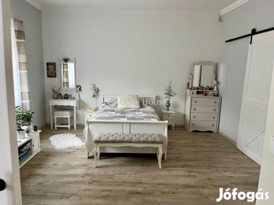 Eladó ház, Budapest 16. ker.