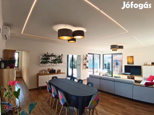 Eladó ház, Győrújbarát, 190000000 Ft, 151 nm