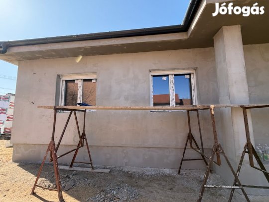 Eladó ház, Győrújfalu