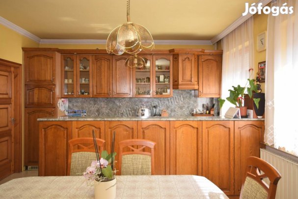 Eladó ház, Halásztelek, 118900000 Ft, 180 nm