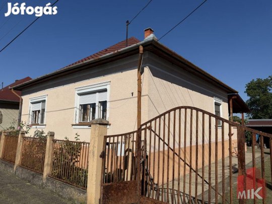 Eladó ház - Bánréve