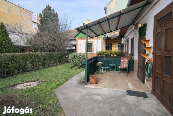 Eladó ház - Budapest IV. kerület, Munkásotthon utca