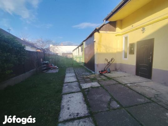 Eladó ház - Budapest IV. kerület, Szabadkai utca