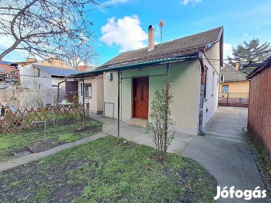 Eladó ház - Budapest XV. kerület, Rákospalota