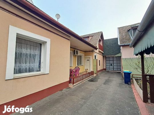 Eladó ház - Budapest XV. kerület, Rákospalota
