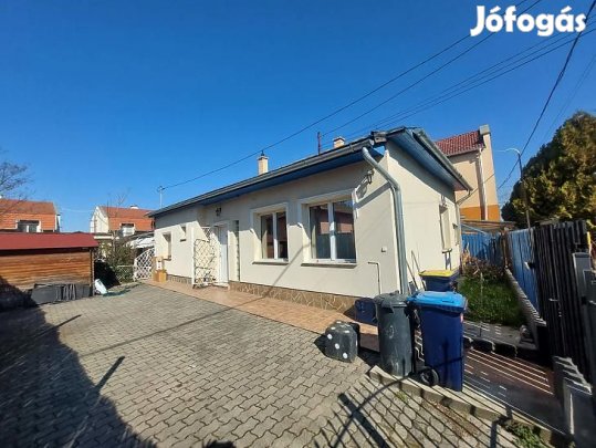 Eladó ház - Budapest XV. kerület, Rákospalota