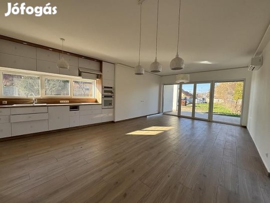 Eladó ház - Dunakeszi