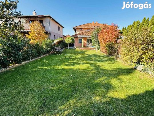 Eladó ház - Dunakeszi