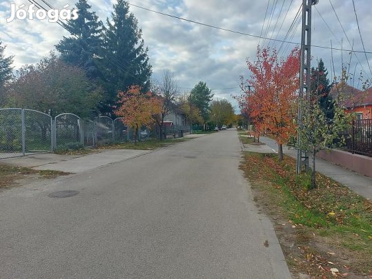 Eladó ház - Göd