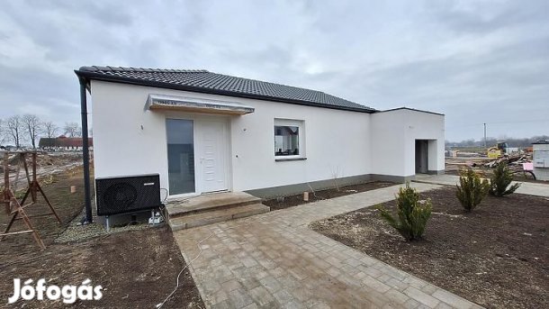 Eladó ház - Sződ