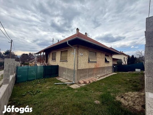 Eladó ház - Vác