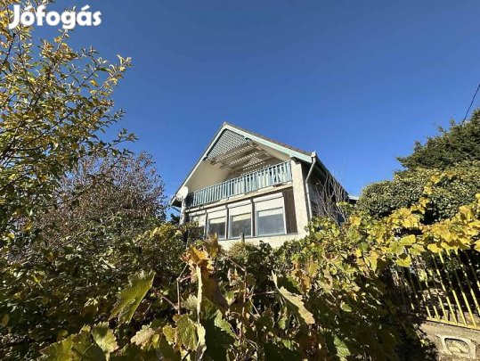 Eladó ház - Vác