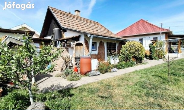 Eladó ház a Kerekestelepen