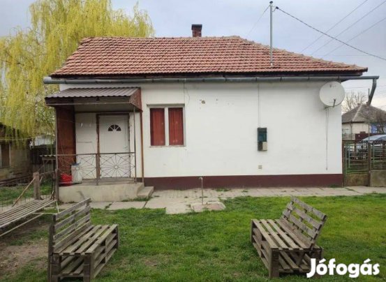 Eladó ház ingatlan