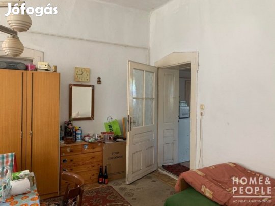 Eladó ház üzlethelyiséggel Kisteleken!