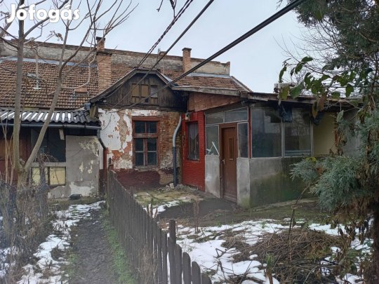 Eladó ház valoban