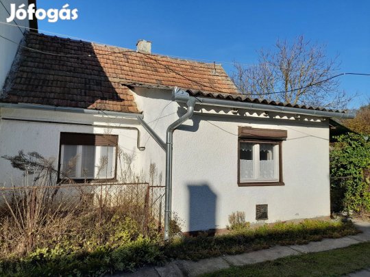 Eladó házrész Barcson