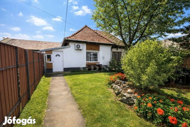 Eladó házrész Budapest XX. kerület, KÜLÖN BEJÁRATÚ HÁZRÉSZ!