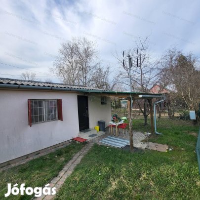 Eladó hétvégi ház Jászapátin