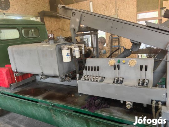 Elado hidralikus műkődésű kutfurogép