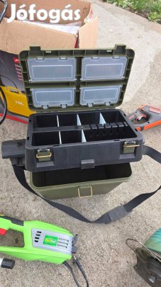 Eladó horgászláda szép állapotban