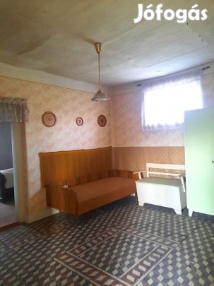 Eladó horti családiház