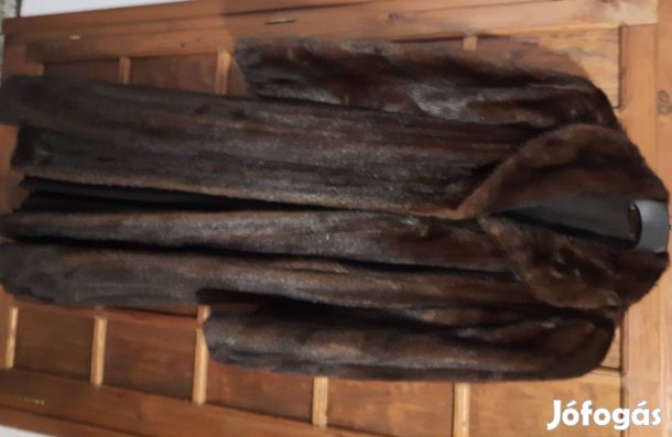 Eladó hosszú nerc bunda