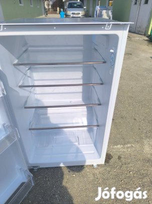 Eladó hűtő kicsi amica