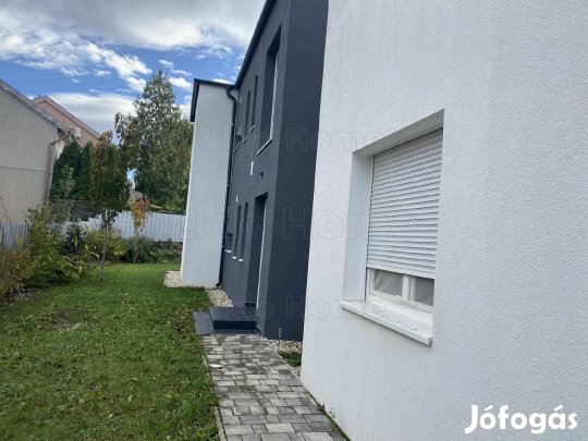 Eladó igényes, újszerű lakás Siófokon!