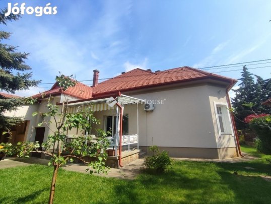 Eladó igényes családi ház, Kecskemét Villanegyedében