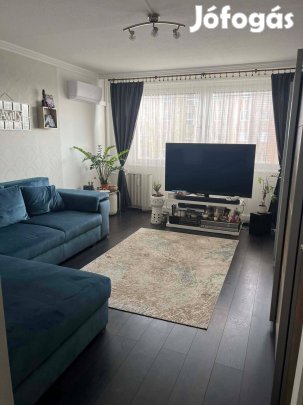 Eladó igényesen felújított lakás