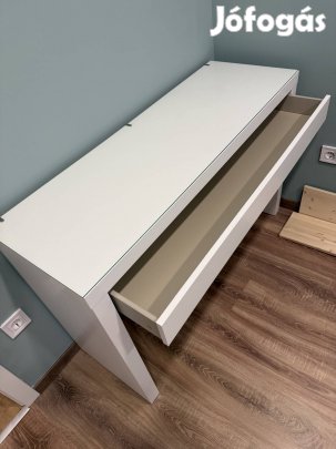 Elado ikeas fesulkodoasztal