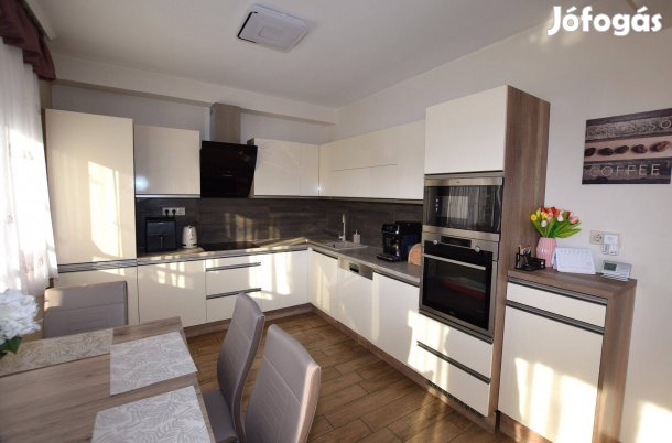 Eladó ikerház Debrecenben!