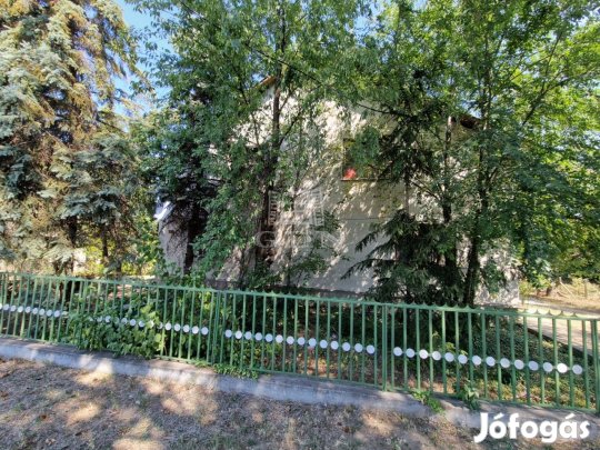 Eladó ikerház Galgahévíz, Fő úton