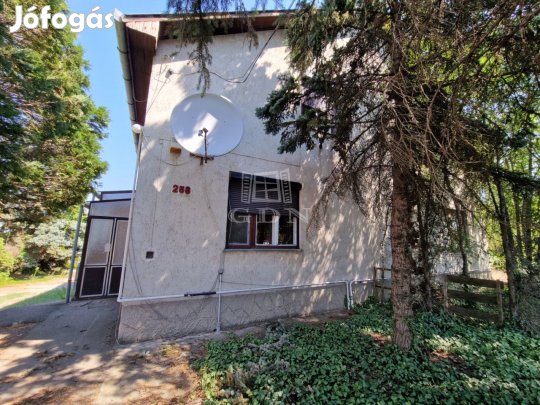 Eladó ikerház Galgahévíz, Fő úton