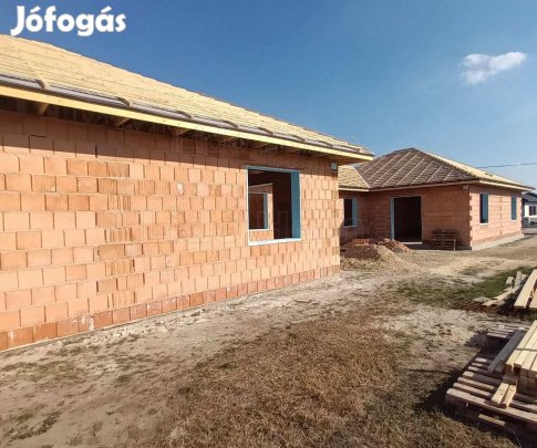 Eladó ikerház Pákozdon