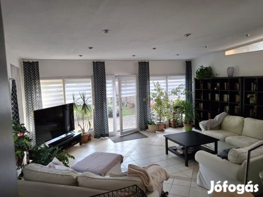 Eladó ikerház, Szolnok