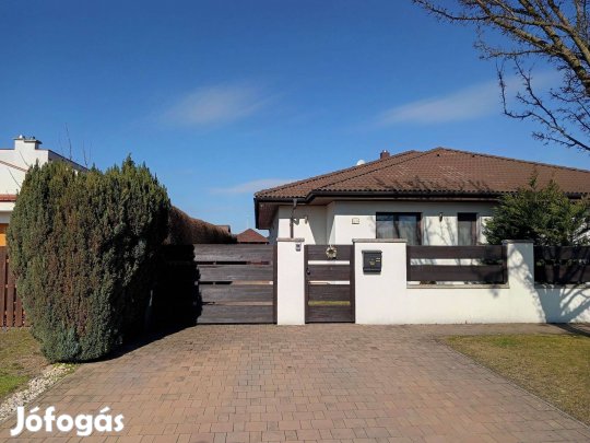 Eladó ikerház a Duna lakóparkban