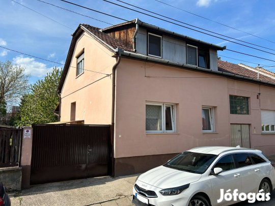 Eladó ikerház fél XIX. kerület