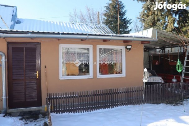 Eladó ikernyaraló, két külön épülettel Balatonkeresztúron