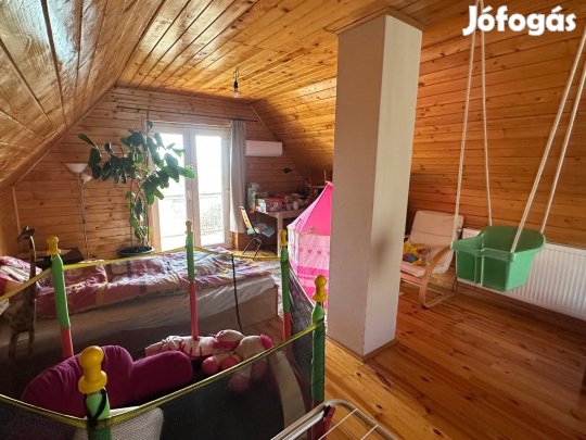 Eladó ingatlan Tahitótfalu hegyfelőli oldalán