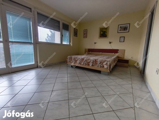 Eladó ingatlan, Alsóörs