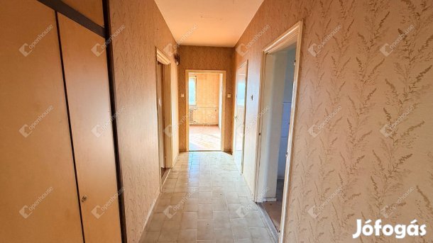 Eladó ingatlan, Monor