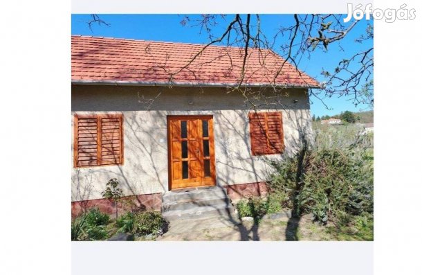 Eladó ingatlan szigligeten