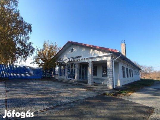 Eladó ipari, Nagykőrös