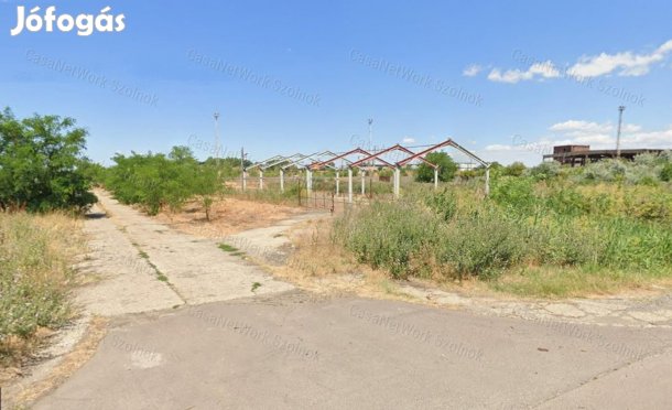 Eladó iparterület Szolnokon, a Tószegi úton